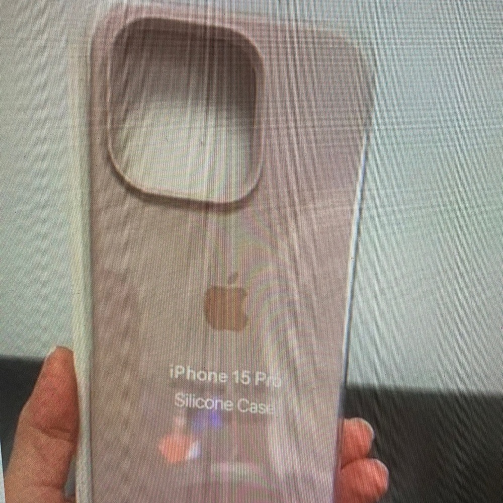 Apple iPhone 15 Pro Silicone Case - Soft Pink